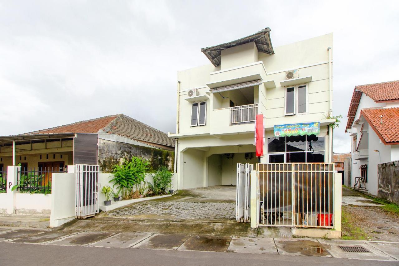 فندق Oyo 3083 D Kost 3 Syariah يوغياكارتا المظهر الخارجي الصورة